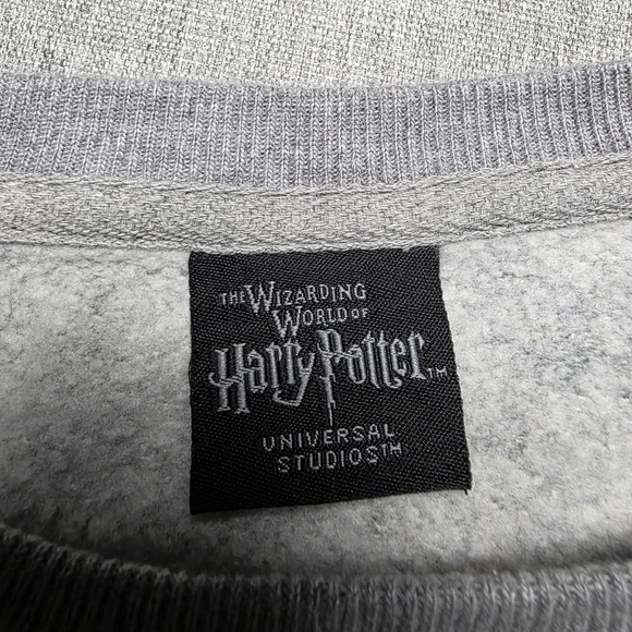 Universal Studios Hufflepuff Sweatshirt - Raglan Ruffle Hem Women's Size XS - Picture 5 of 8